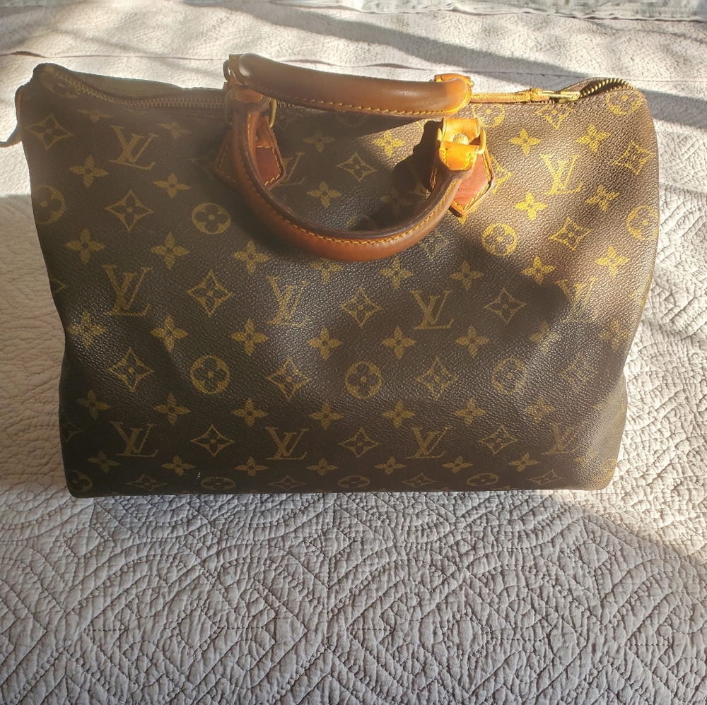 LV purse